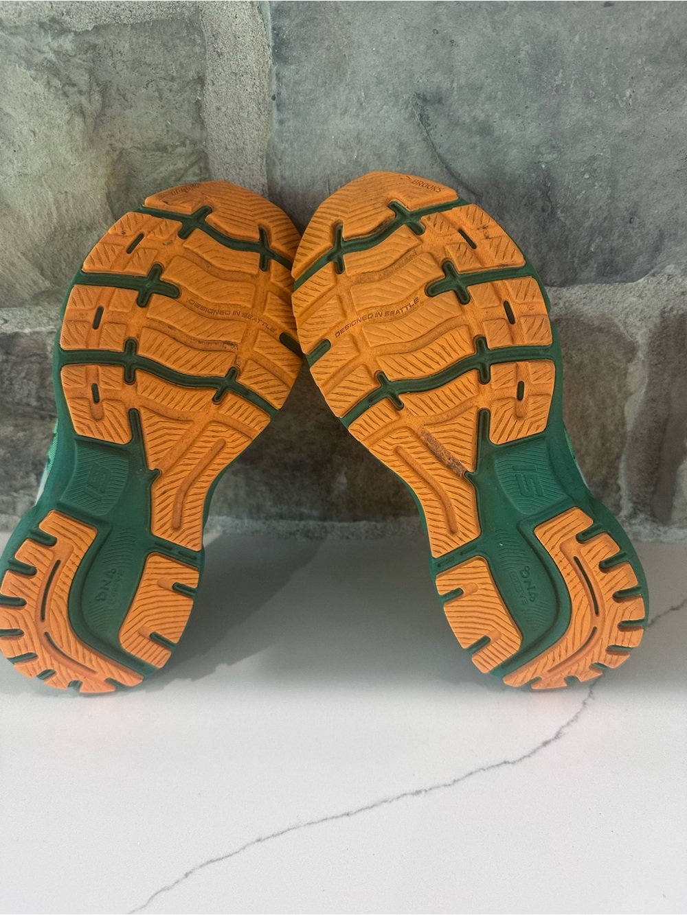 Brooks Ghost 15 "Run Lucky" St. Patrick's Day Running Shoes Women’s 7 Clover - Picture 7 of 13